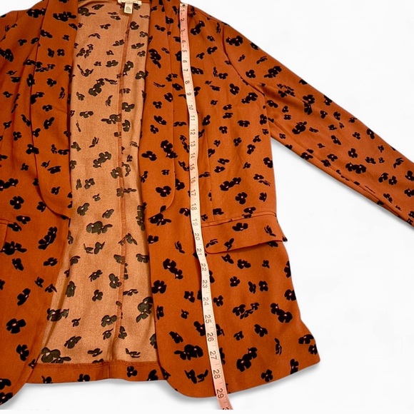 NWT Nordstrom Leith Floral Print Blazer in a rust/orange and black
Size Medium - Picture 8 of 10